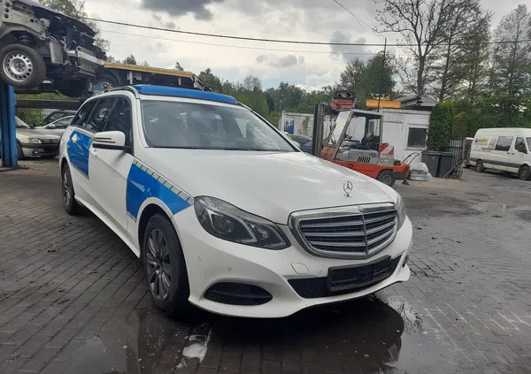 samochody osobowe Mercedes-Benz Klasa E cena 39900 przebieg: 530000, rok produkcji 2015 z Ostroróg